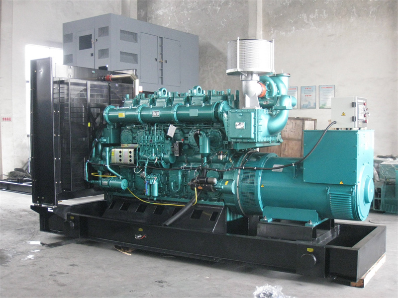 治多200KW 柴油发电机的油耗是多少？
